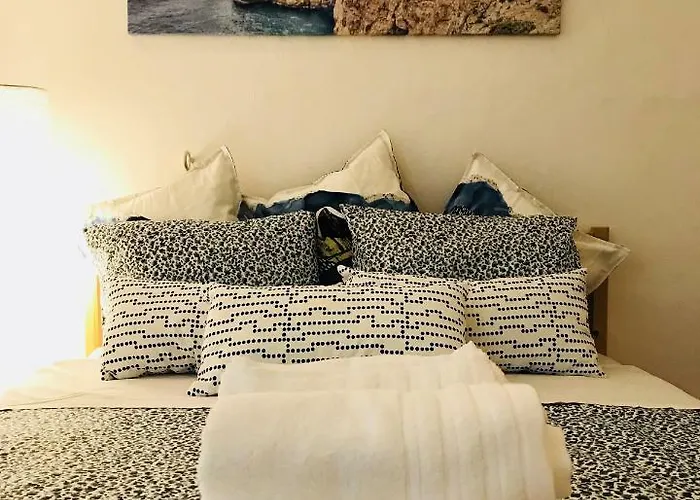 Guest Love Chiado